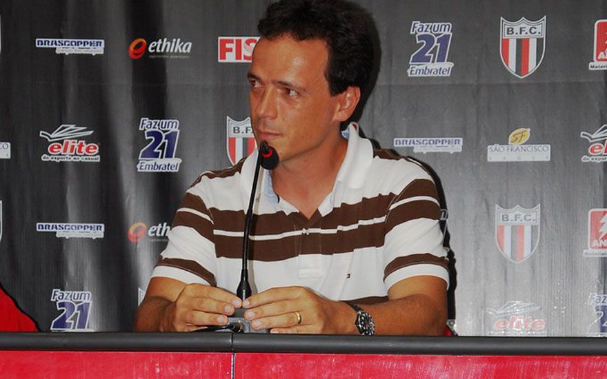 Técnico foi demitido do time de Ribeirão após quatro jogos, em 2011