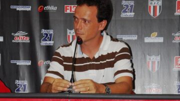 Técnico foi demitido do time de Ribeirão após quatro jogos, em 2011