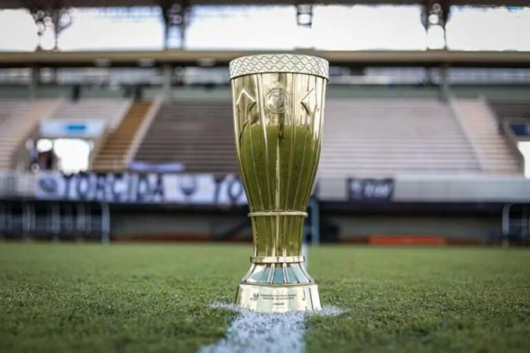 Troféu do Paulistão A3 - Foto: Pedro Zacchi/Ag. Paulistão